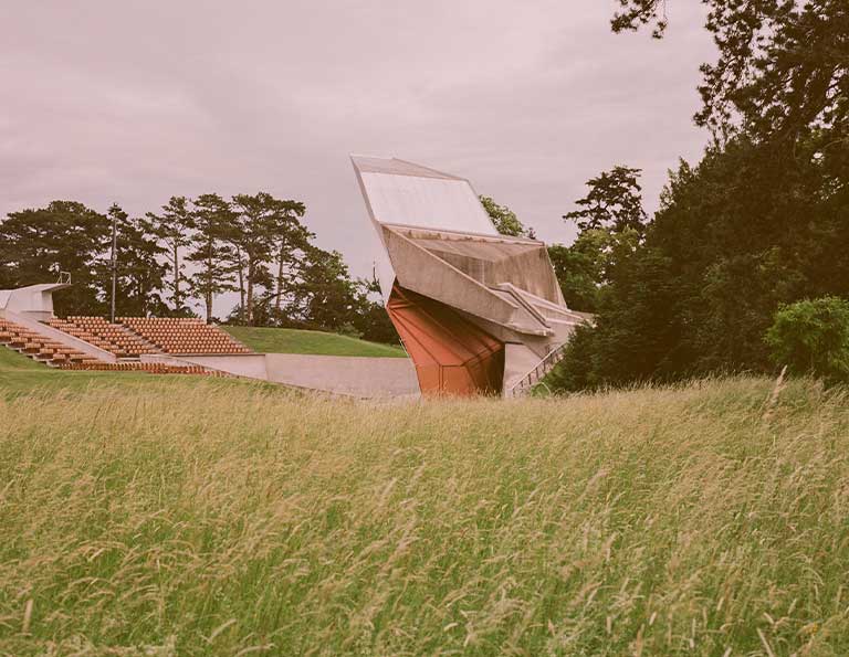 The award-winning open air stage is characterized by its imaginative design of concrete, steel and glass.